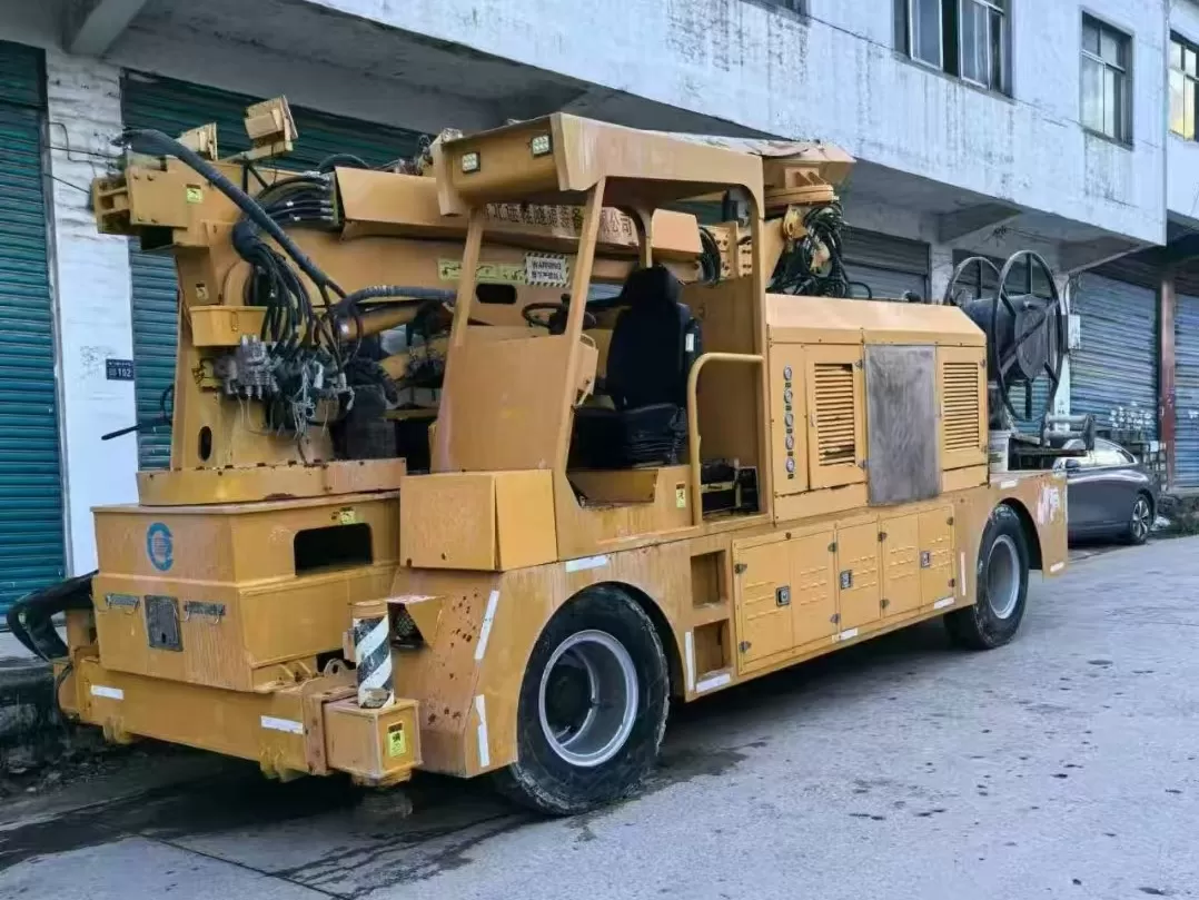 concrete shotcrete spraying truck 30m3 shotcrete manipulator machine tuc3016n concrete spray for mining construction