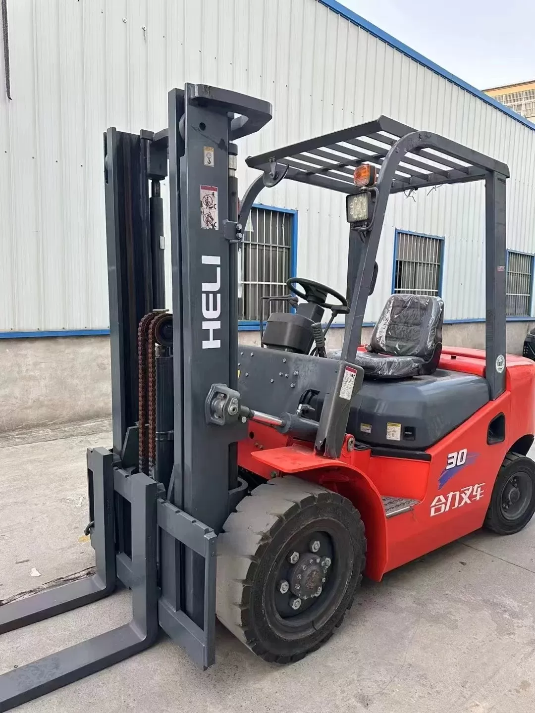 օգտագործված mini diesel forklift heli 3ton forklift