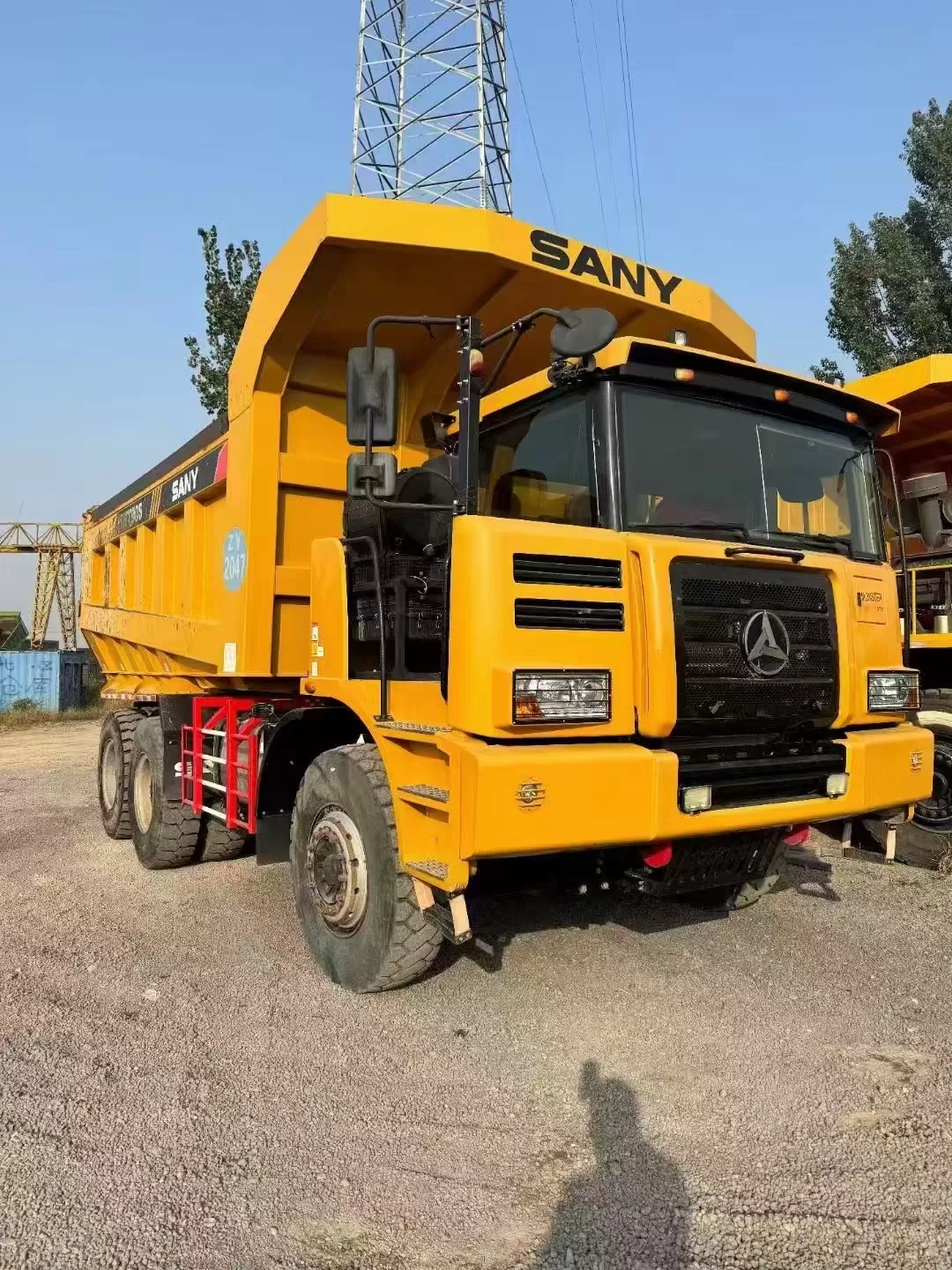 sany skt90s 6x4 60ton ծանրաբեռնված արտաճանապարհային բեռնատար բեռնատար արտաճանապարհային բեռնատար լայն թափքով հանքային ինքնաթափ բեռնատար