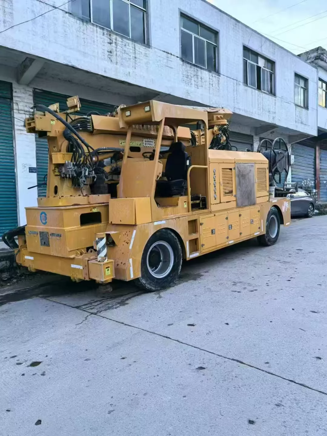 concrete shotcrete spraying truck 30m3 shotcrete manipulator machine tuc3016n concrete spray for mining construction